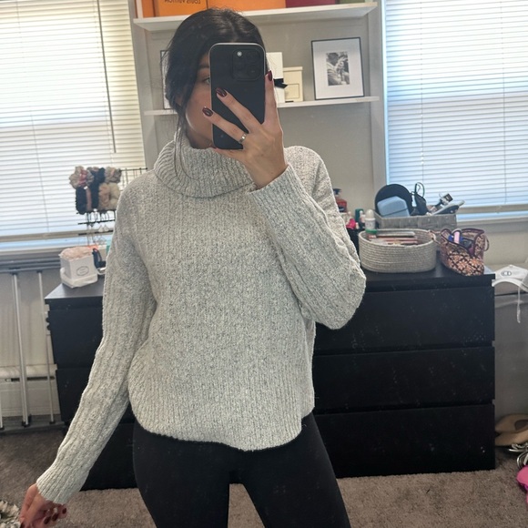 Sweater - Picture 3 of 8